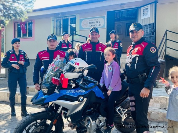 Aydın jandarmadan Dünya kız çocukları gününde anlamlı etkinlik