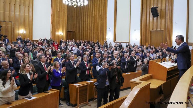 CHP Lideri Özgür Özel: “Bırak Saraylarda Mermer Olmayı, Toprak Ol, Bağrında Güller Yetişsin”