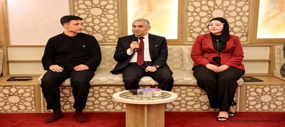 ADU Rektörü Bülent Kent, 'Rektör-Öğrenci Buluşması”nda Öğrencilerle Bir Araya Geldi