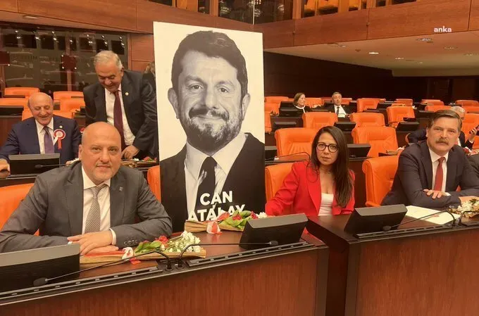 AYM'nin Can Atalay  kararının Meclis’te okunması, gecikmeli de olsa Yapılabildi