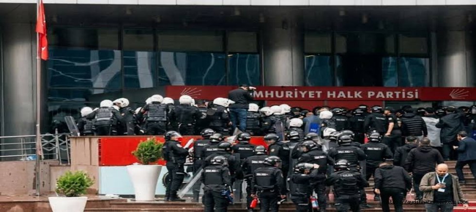 İzmir'de Seferihisar ve Balçova Belediye Başkanları gözaltına alındı