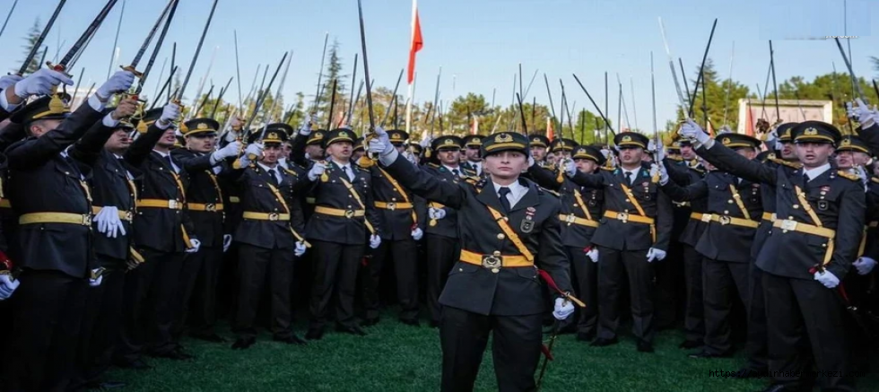 TSK'dan ihraç edilen Atatürk'cü 5 Teğmen Hakkında Yeni Soruşturma