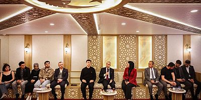 ADU Rektörü Bülent Kent, 'Rektör-Öğrenci Buluşması”nda Öğrencilerle Bir Araya Geldi