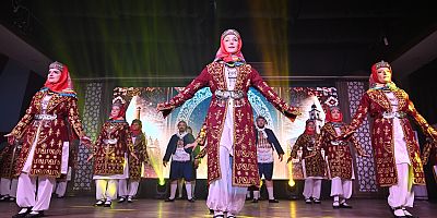 Anadolu'nun Renkleri Manisa'da Sahneye Taşındı