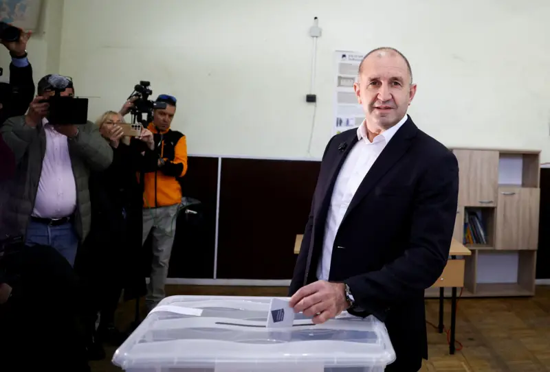 Bulgaristan meclisine 5 parti girebildi....