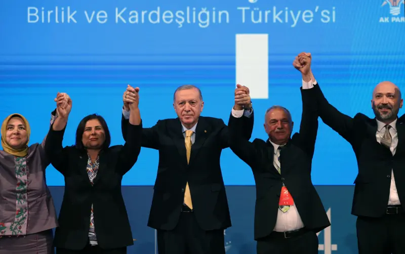 CHP’den istifa eden Özlem Çerçioğlu AKP’ye katıldı: 'Sayın Cumhurbaşkanımın himayelerinde çalışmaya devam edeceğim”