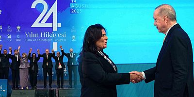 Deniz Zeyrek Çerçioğlu'nun  AKP'ye Katılımını  Yorumladı