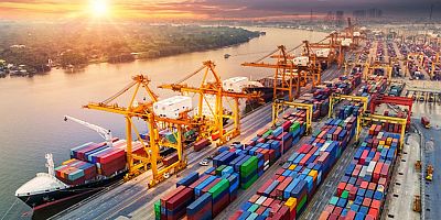 Dış ticaret açığı Mayıs'ta geçen yıla göre yüzde 2.7 arttı.