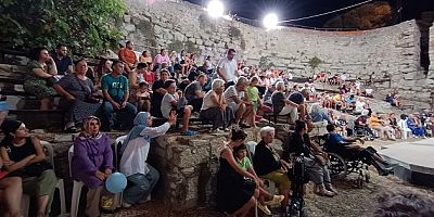 FOÇA 3.ULUSLARARASI MEDDAH VE MASAL FESTİVALİ BAŞLADI