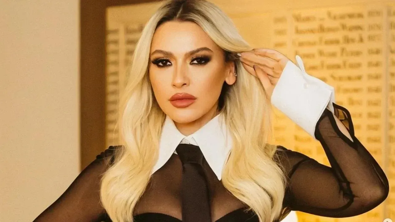 Hadise: Biz bunun için yalvarmak zorunda mıyız?