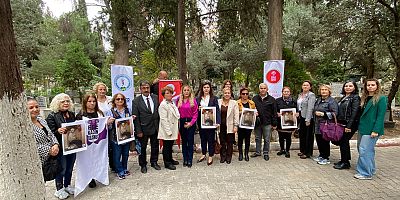 Kadın Muhtarlar Gül Esin’i mezarı başında andı