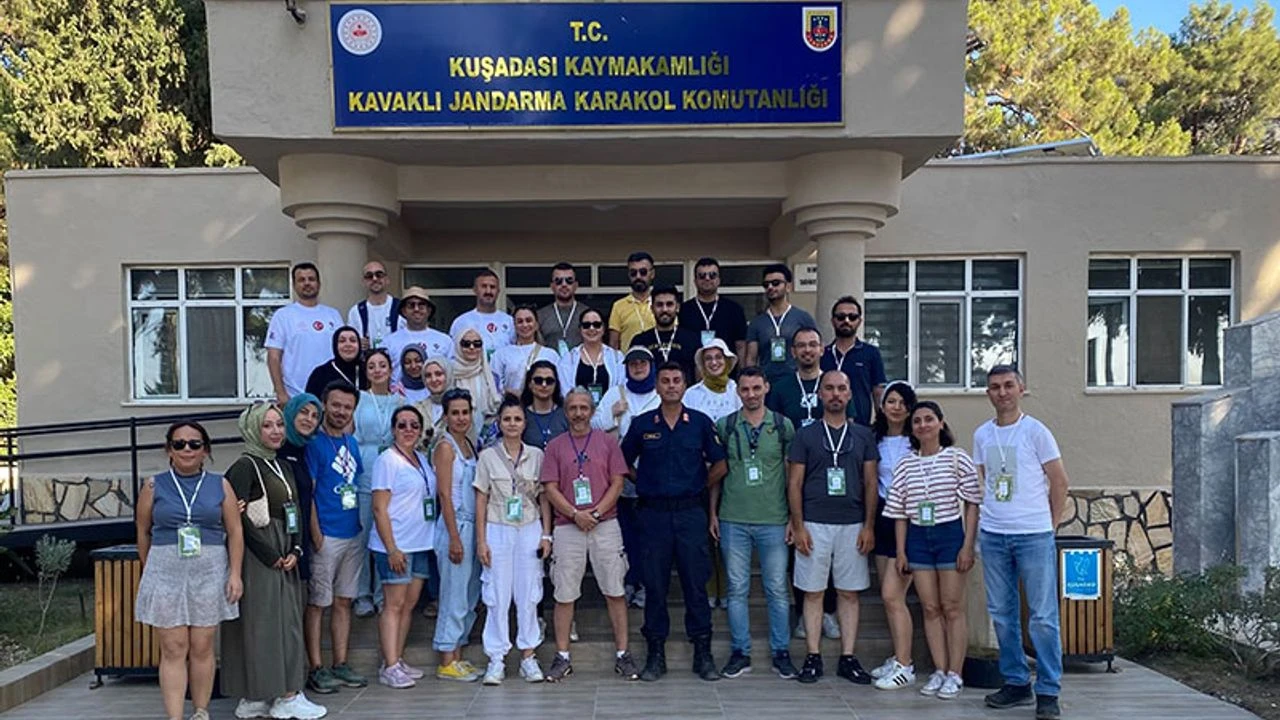 Kuşadası’nda öğretmenler doğayla buluştu