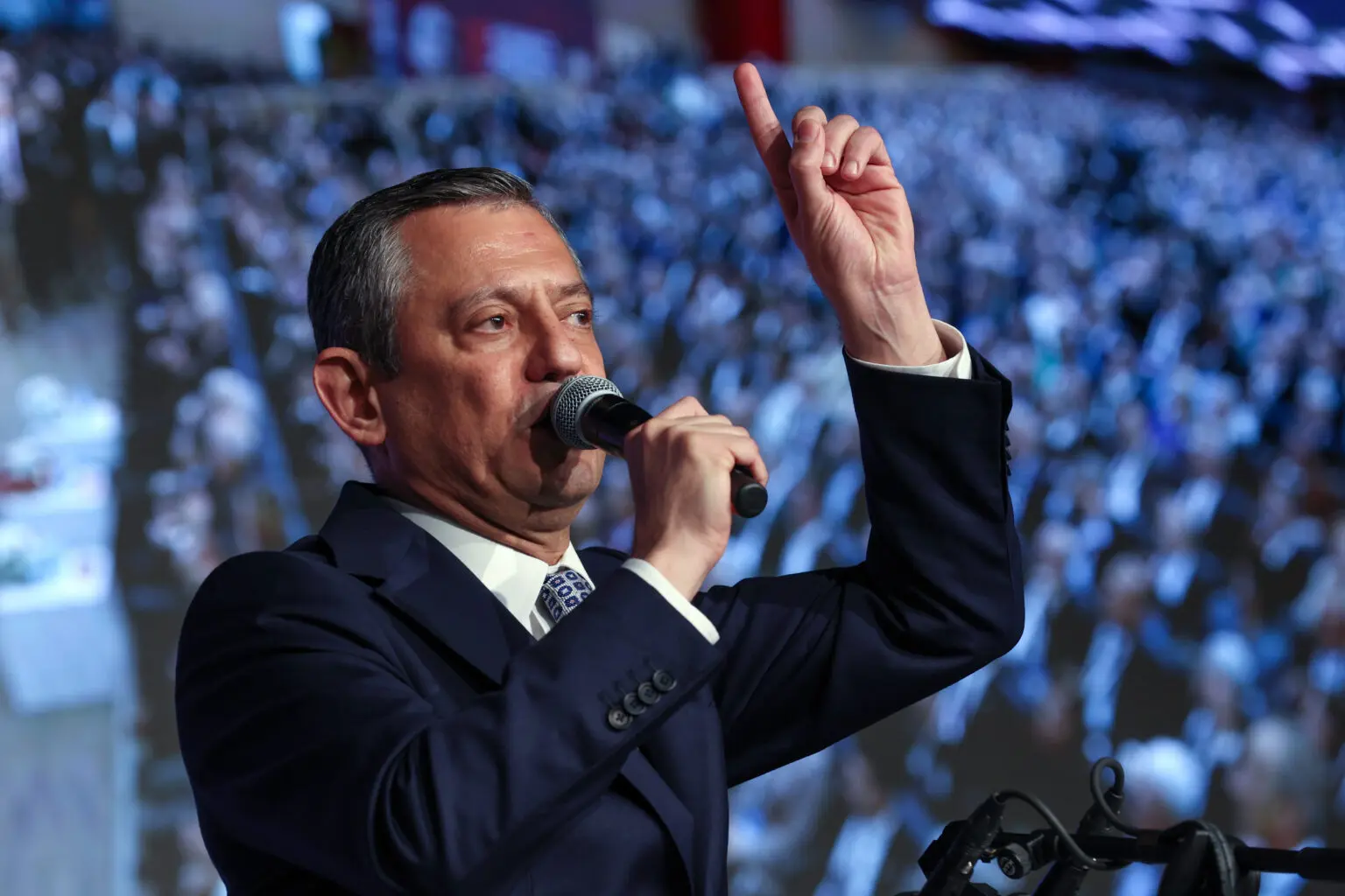 Mitingler hız kesmeden devam edecek, Ankara ve İstanbul’da Cumhurbaşkanlığı Ofisi kurulacak