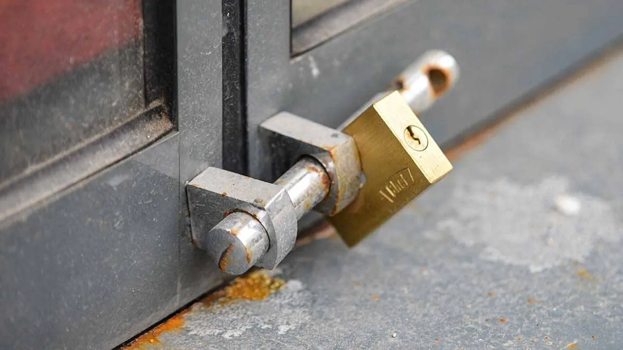 Saatte 13 esnaf iflas ediyor!