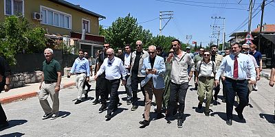 Ümit Özdağ, İzmir'den seslendi: 'PKK silahı bırakıyormuş gibi yapıyor'