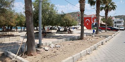 YENİFOÇA’DA SAHİL DÜZENLEME VE PEYZAJ ÇALIŞMALARI BAŞLADI