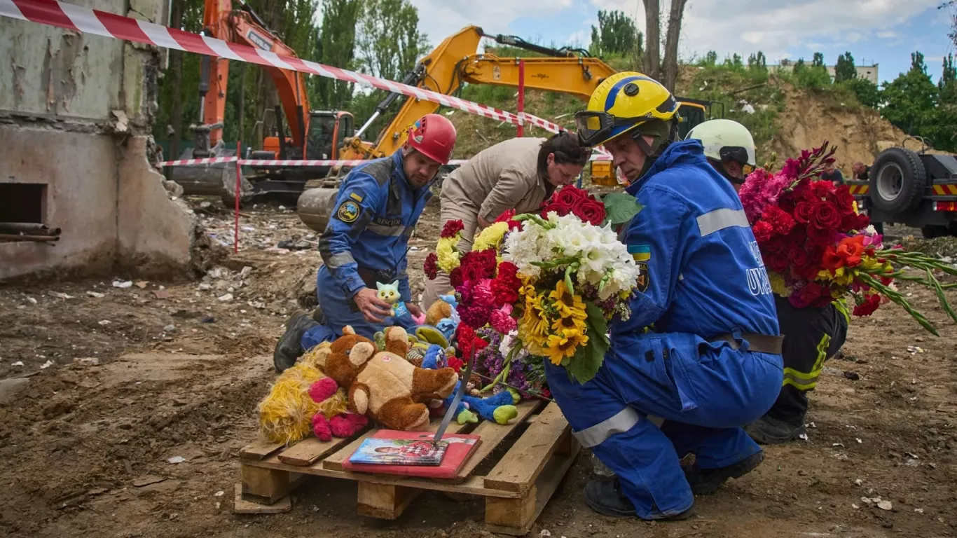 Ukrayna, Rus füze ve insansız hava aracı saldırılarında ölen 31 kişi için resmi yas günü ilan etti